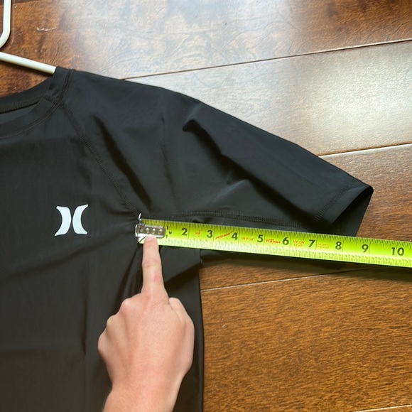 Black Hurley Swim Shirt Size XL Fits Like Medium - Picture 6 of 8